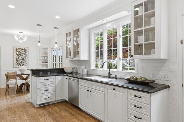 2835 Hillside Drive, Burlingame, CA 94010
