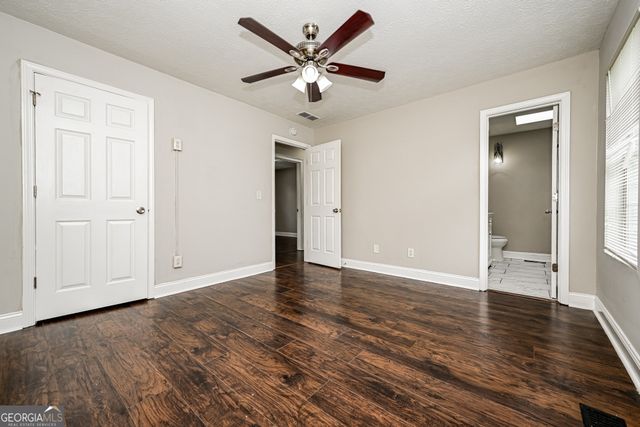 6155 Raleigh Oaks Court, Lithonia, GA 30058