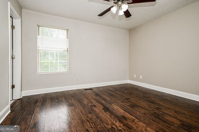 6155 Raleigh Oaks Court, Lithonia, GA 30058