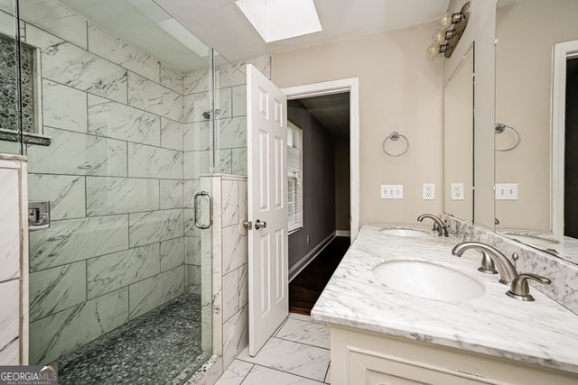 6155 Raleigh Oaks Court, Lithonia, GA 30058