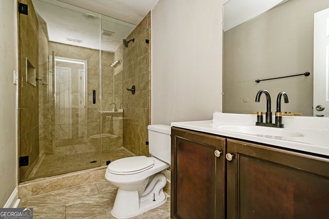 6155 Raleigh Oaks Court, Lithonia, GA 30058