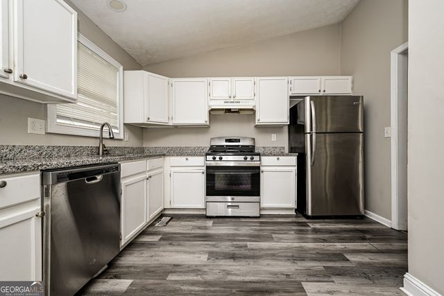 6155 Raleigh Oaks Court, Lithonia, GA 30058
