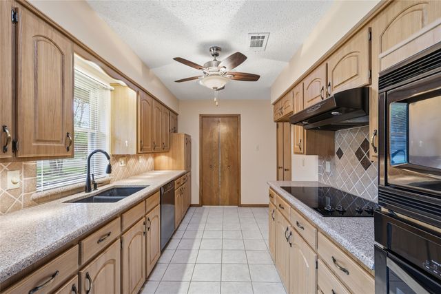 1030 Florence Drive, Duncanville, TX 75116