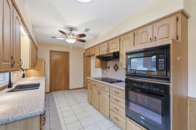 1030 Florence Drive, Duncanville, TX 75116