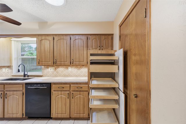 1030 Florence Drive, Duncanville, TX 75116