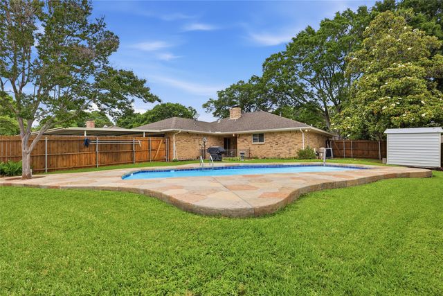 1030 Florence Drive, Duncanville, TX 75116