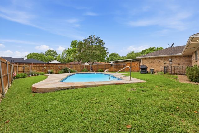 1030 Florence Drive, Duncanville, TX 75116
