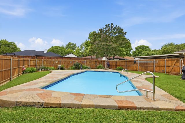 1030 Florence Drive, Duncanville, TX 75116