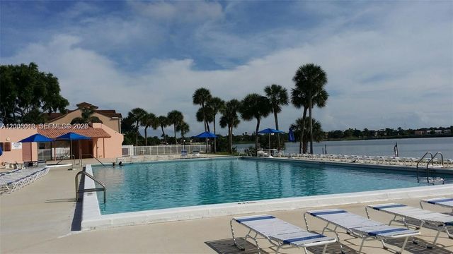 20840 San Simeon Way 209, Miami, FL 33179