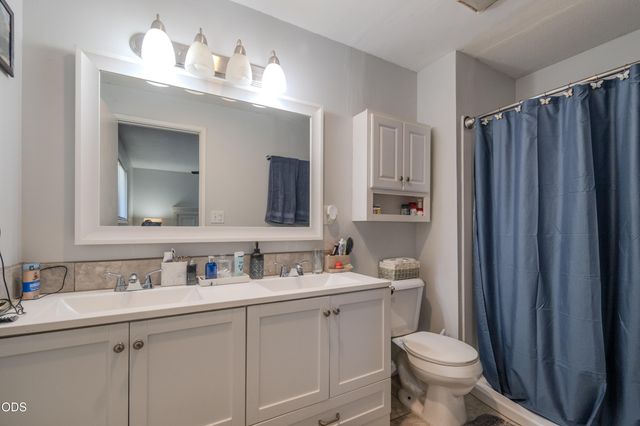 7701 Bellaire Way, White City, OR 97503