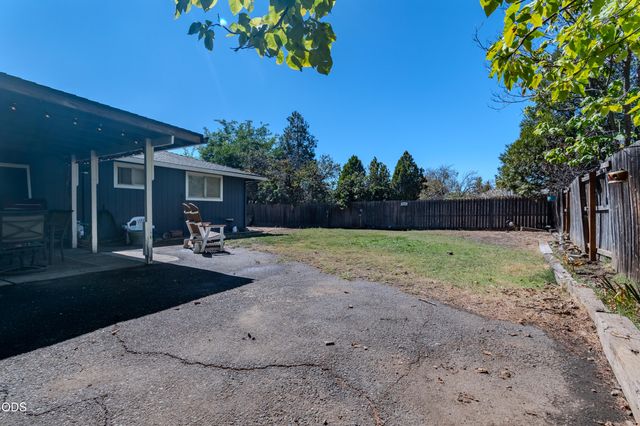 7701 Bellaire Way, White City, OR 97503
