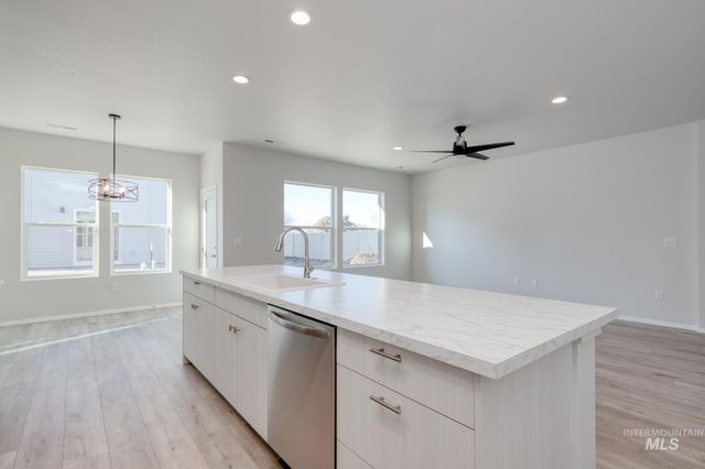 653 S Blackfoot Ave, Emmett, ID 83617
