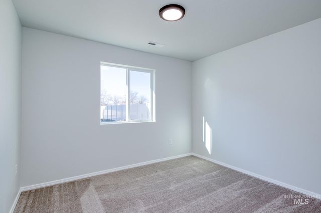 653 S Blackfoot Ave, Emmett, ID 83617