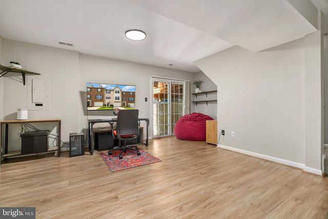 545 SPARKLEBERRY TER NE, Leesburg, VA 20176