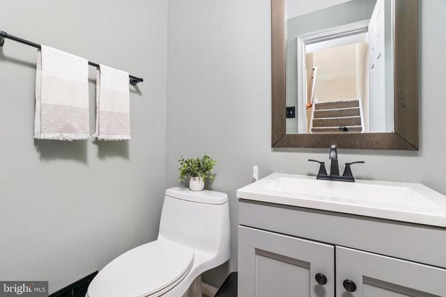 545 SPARKLEBERRY TER NE, Leesburg, VA 20176