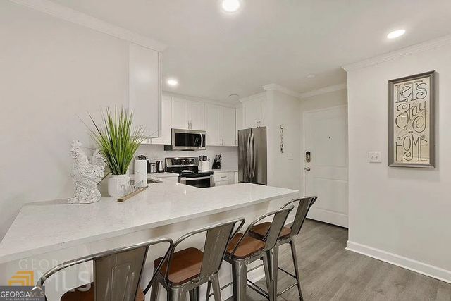 300 Peachtree Street NE APT 4C, Atlanta, GA 30308