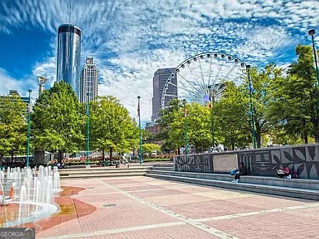 300 Peachtree Street NE APT 4C, Atlanta, GA 30308