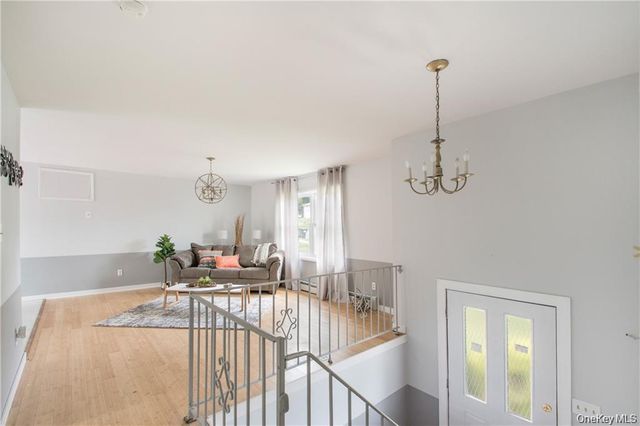 29 Robert Drive, Warwick, NY 10990