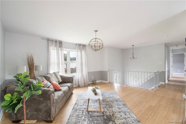 29 Robert Drive, Warwick, NY 10990