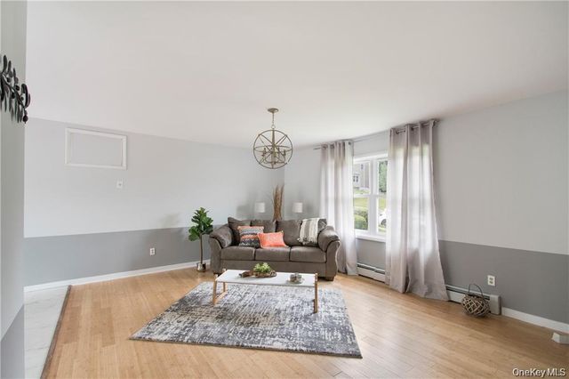 29 Robert Drive, Warwick, NY 10990