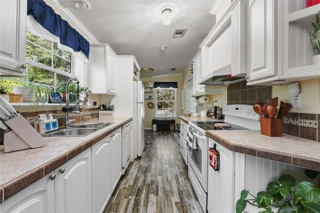 3605 LATE MORNING CIRCLE, Kissimmee, FL 34744