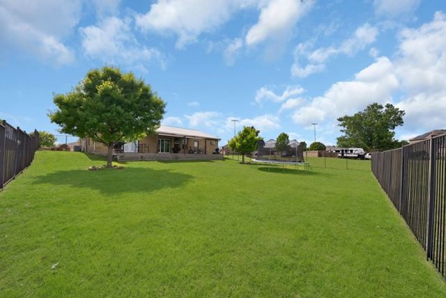 348 Hardwicke Lane, Little Elm, TX 75068