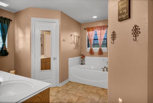 2672 Lansing Switch Road, Longview, TX 75602