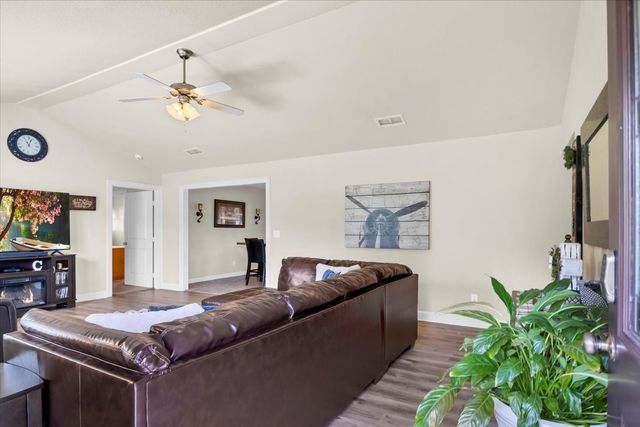 2672 Lansing Switch Road, Longview, TX 75602