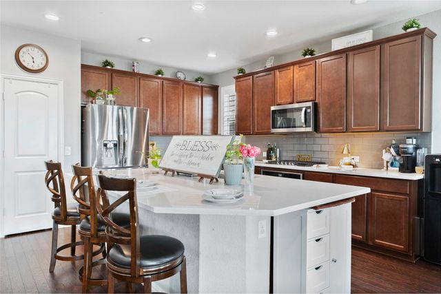 1405 Lake Falls Terrace, Lewisville, TX 75010