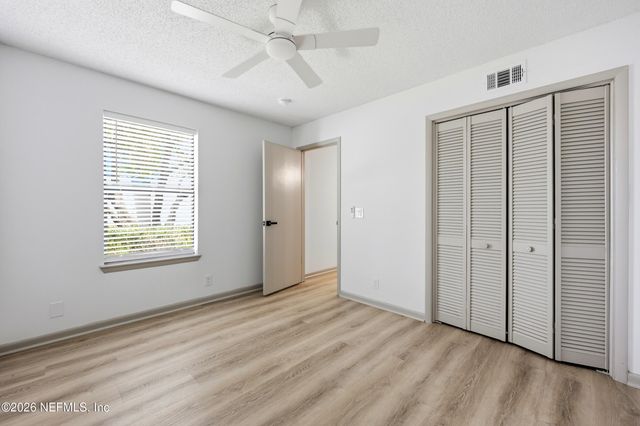 749 CENTURY 21 Drive, Jacksonville, FL 32216