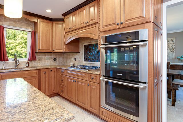 430 Hillandale Drive, Bartlett, IL 60103