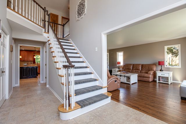 430 Hillandale Drive, Bartlett, IL 60103