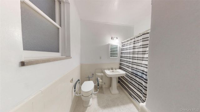 34-37 80th Street 32, Jackson Heights, NY 11372
