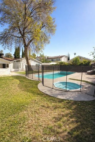 20156 Arminta Street, Winnetka (los Angeles), CA 91306