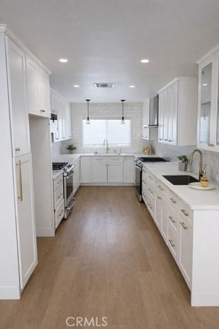 20156 Arminta Street, Winnetka (los Angeles), CA 91306