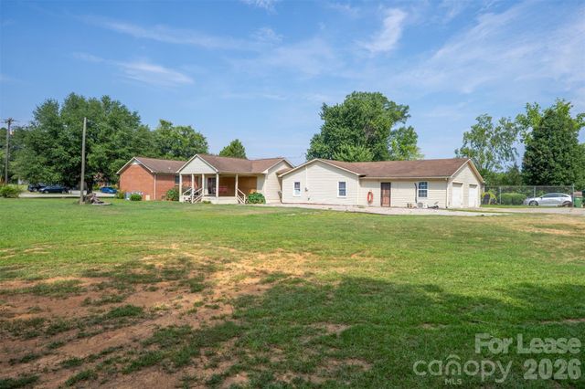 218 S Plantation Road, Lancaster, SC 29720