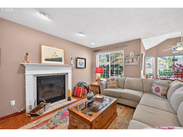 1279 Sw RUSS Ln, Mc Minnville, OR 97128