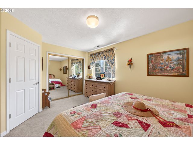 1279 Sw RUSS Ln, Mc Minnville, OR 97128