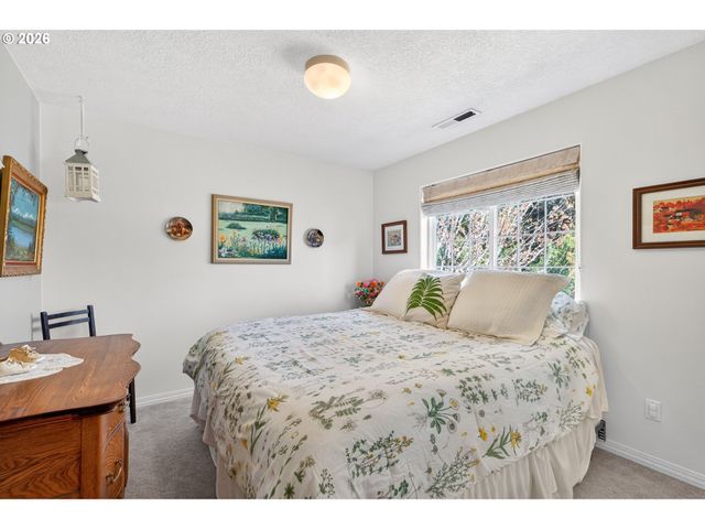 1279 Sw RUSS Ln, Mc Minnville, OR 97128