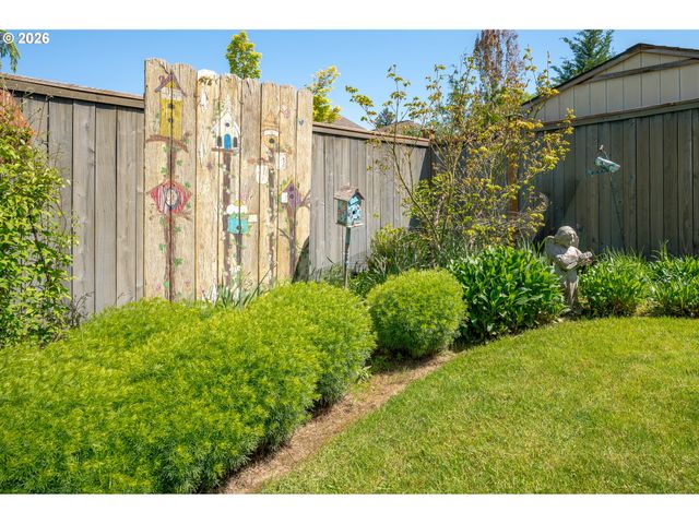 1279 Sw RUSS Ln, Mc Minnville, OR 97128