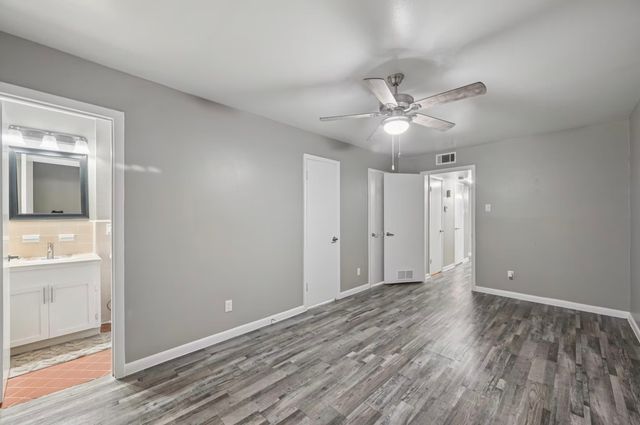 6151 E Mockingbird Lane, Dallas, TX 75214