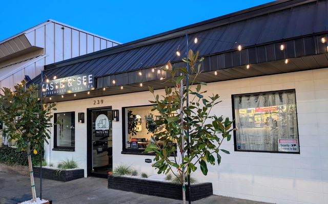 237 SE G Street, Grants Pass, OR 97526