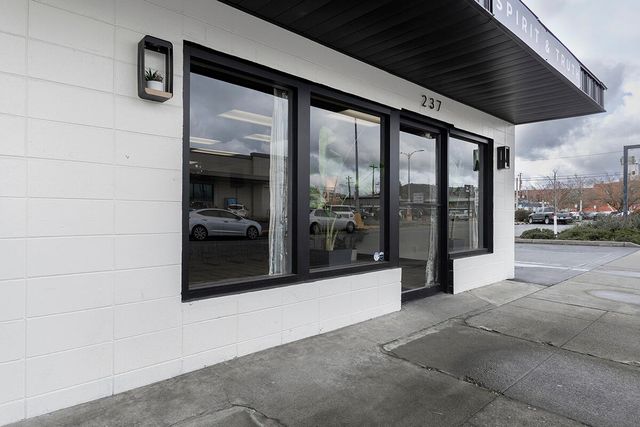 237 SE G Street, Grants Pass, OR 97526