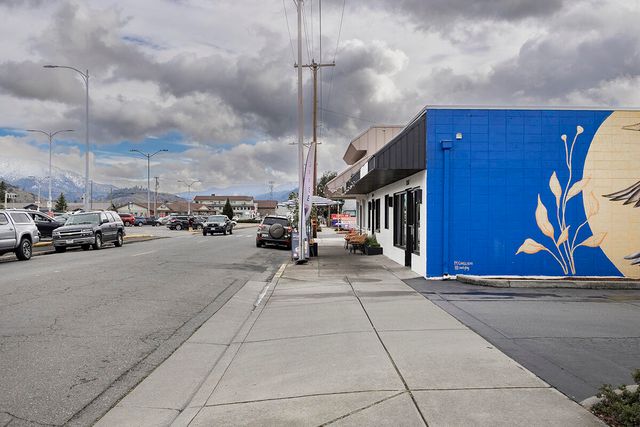 237 SE G Street, Grants Pass, OR 97526