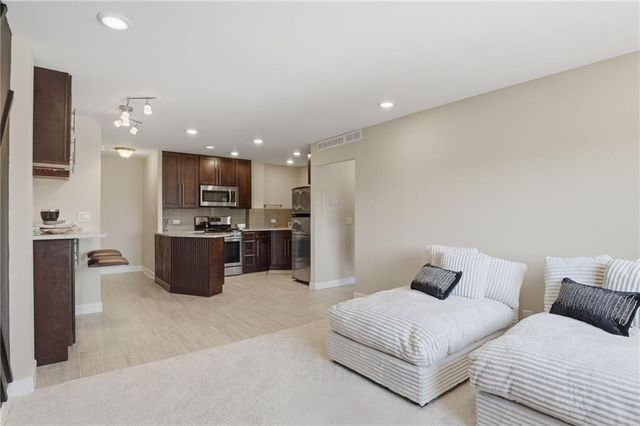 2285 Peachtree Road NE 709, Atlanta, GA 30309