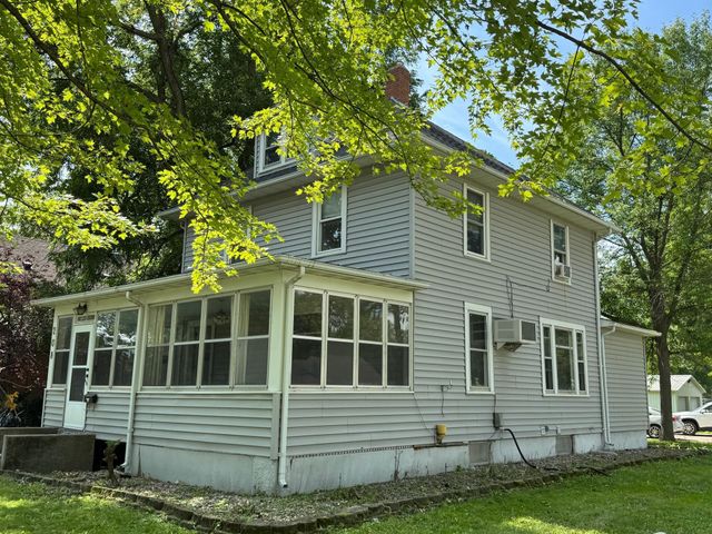 208 N 7th Street, Olivia, MN 56277
