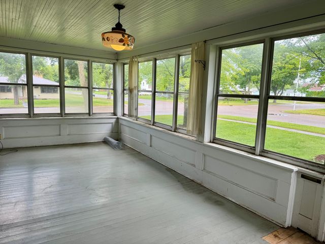 208 N 7th Street, Olivia, MN 56277