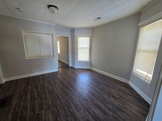 98 E Van Buren Street, Battle Creek, MI 49017