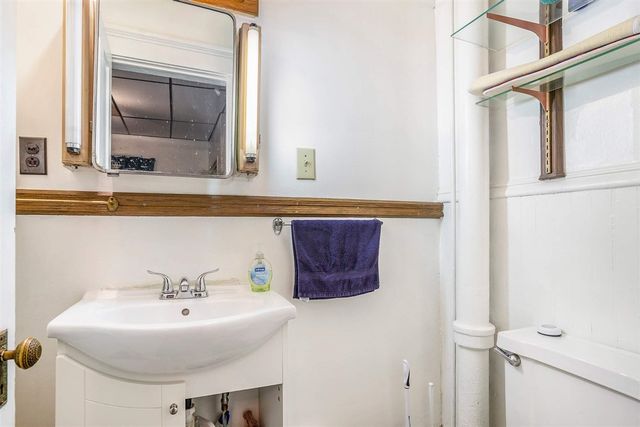 98 E Van Buren Street, Battle Creek, MI 49017