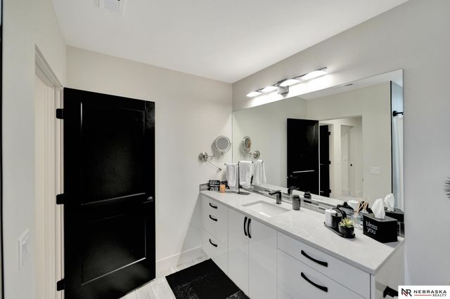 9619 Toma Road, Lincoln, NE 68526